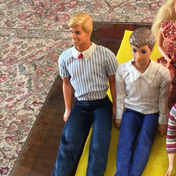 10 Barbies and Two KensThe price is right - Picture 16 of 16